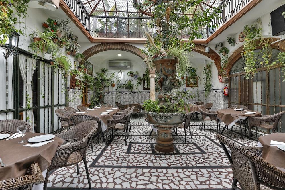 Hotel Las Palmeras By Vivere Stays Zafra Exterior photo