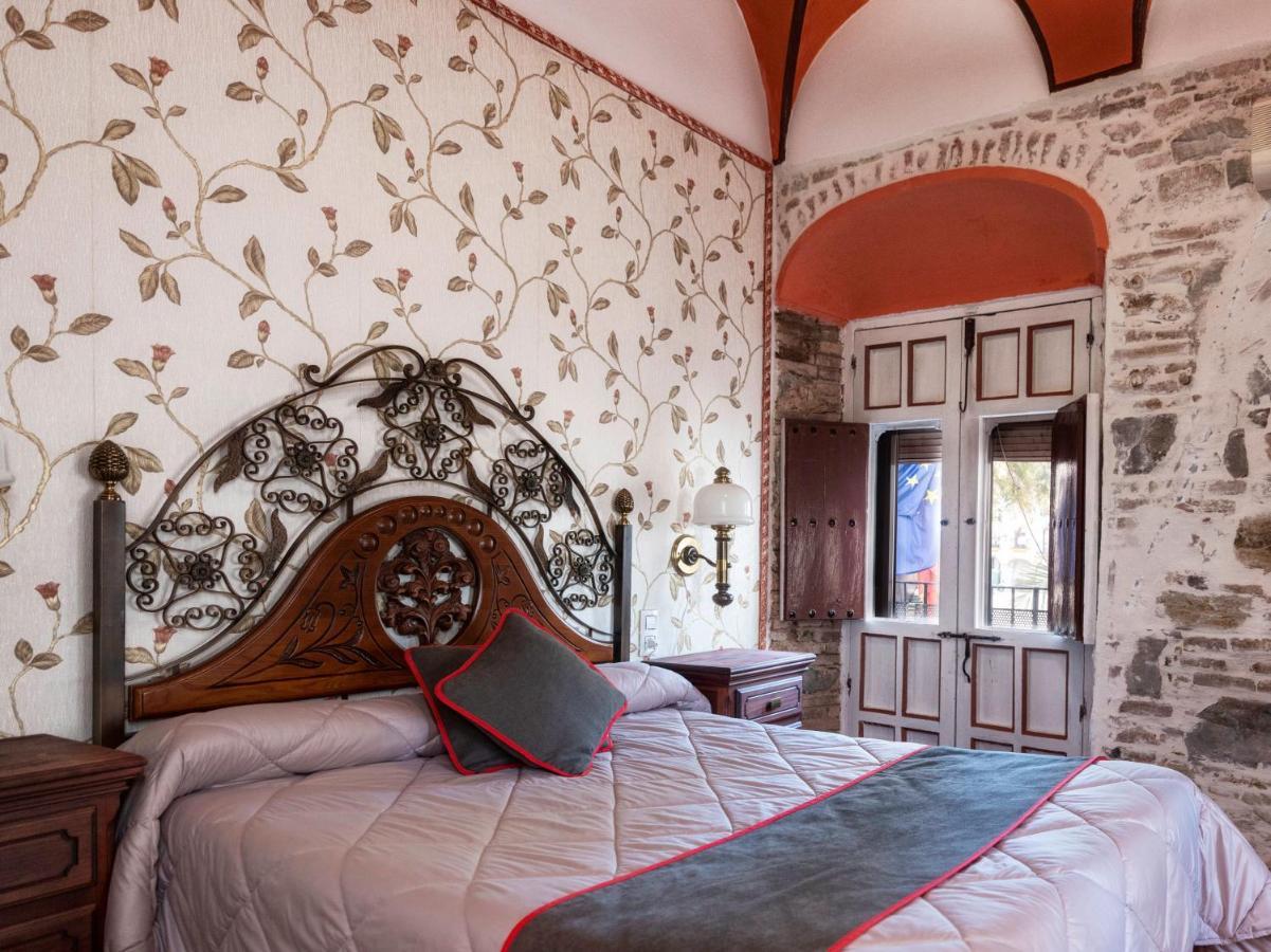 Hotel Las Palmeras By Vivere Stays Zafra Exterior photo