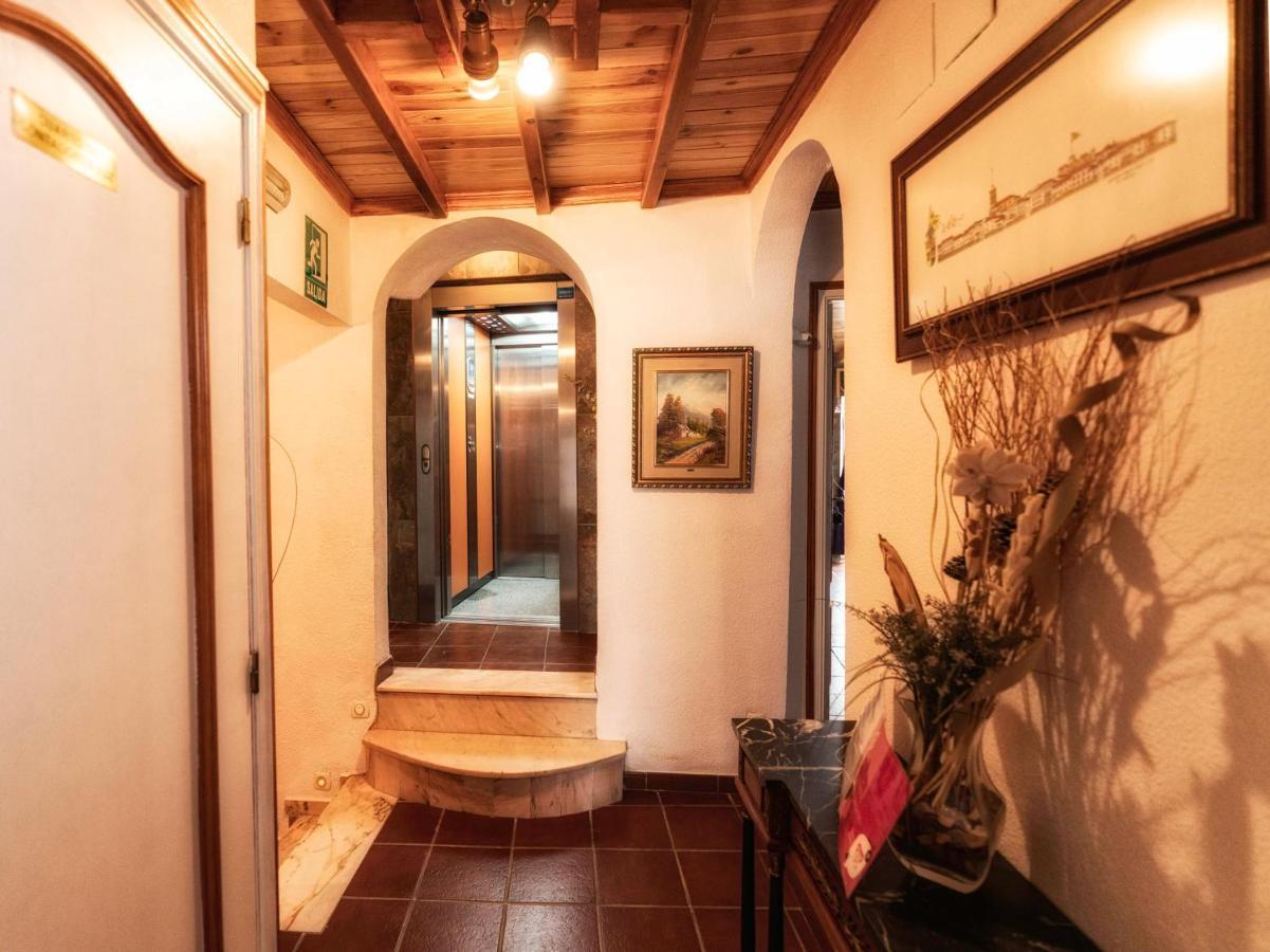 Hotel Las Palmeras By Vivere Stays Zafra Exterior photo