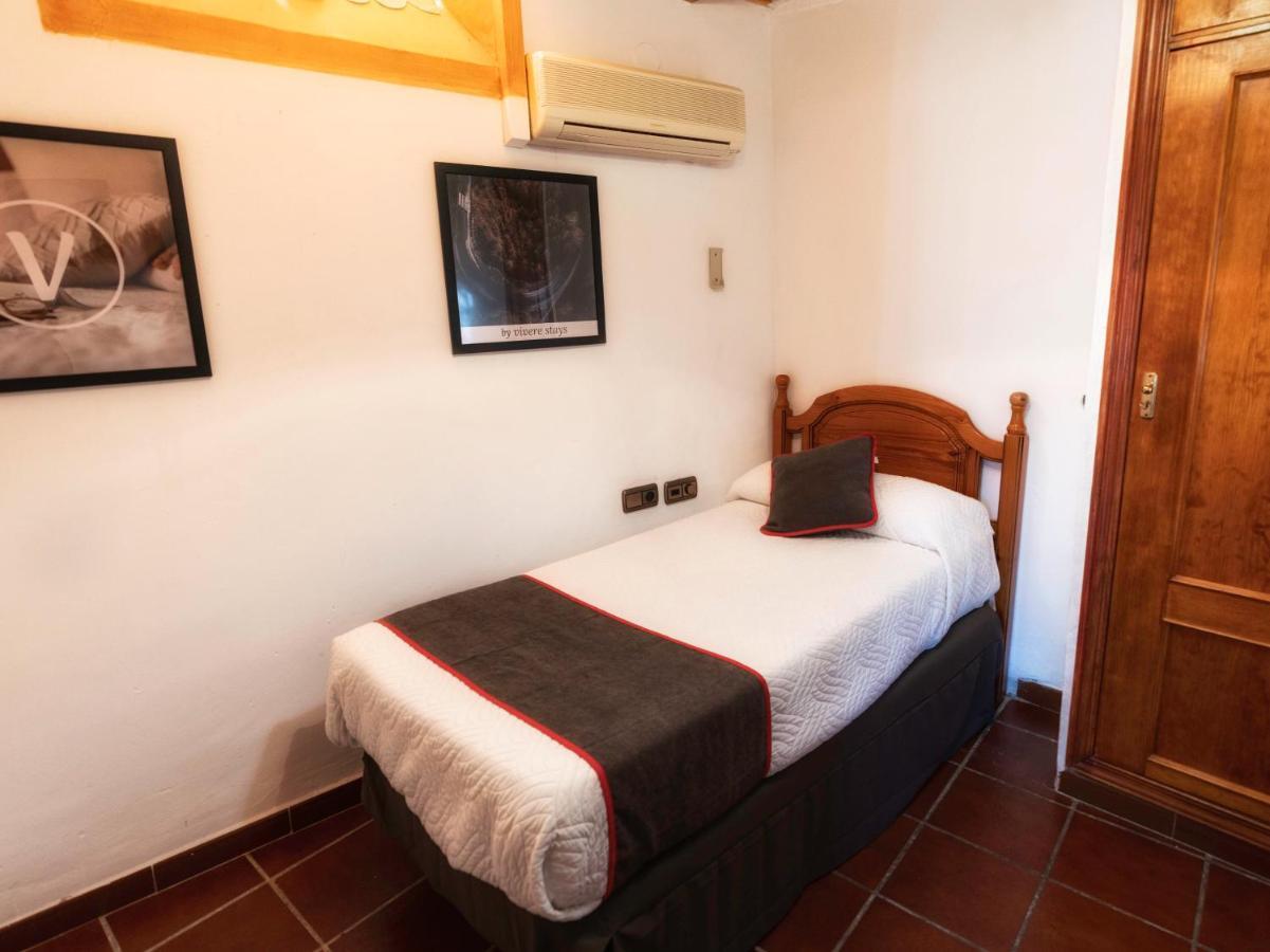 Hotel Las Palmeras By Vivere Stays Zafra Exterior photo