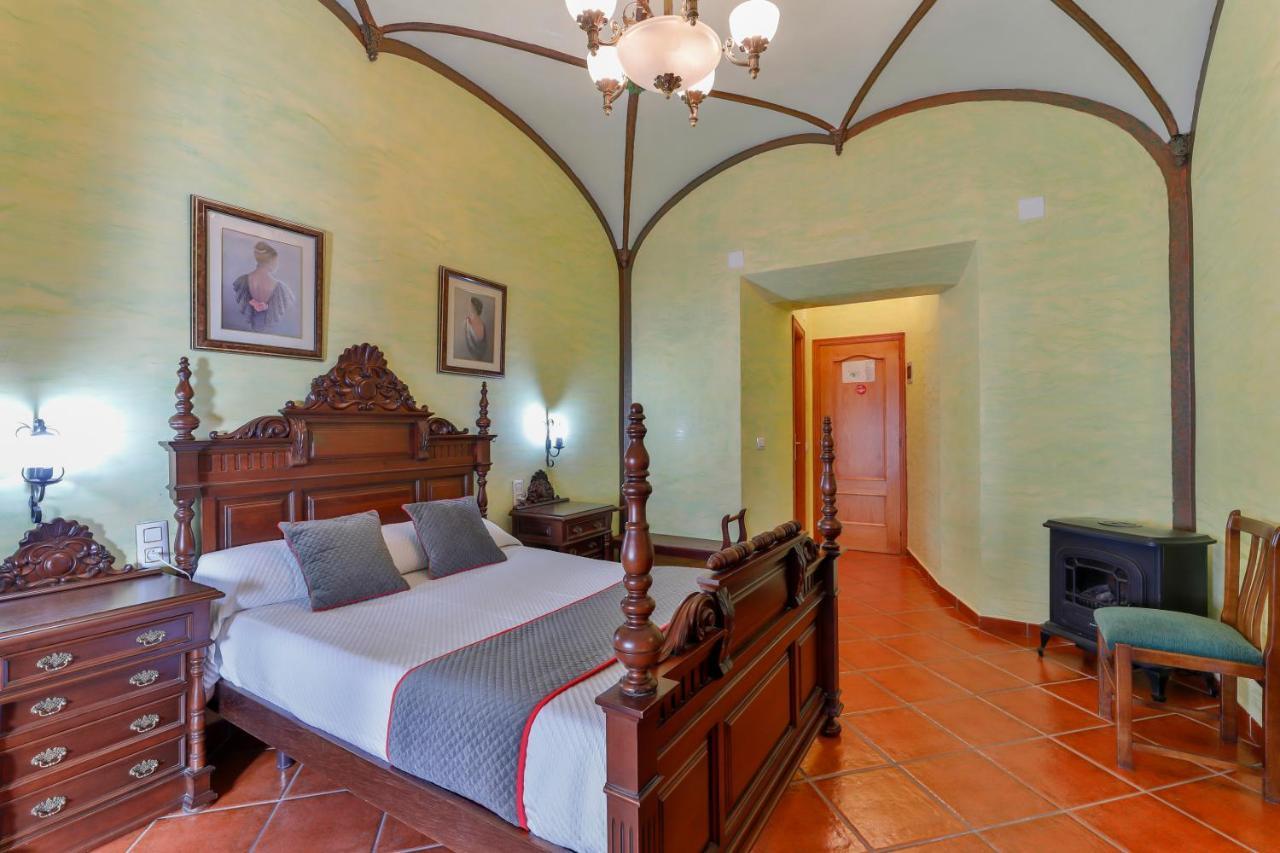 Hotel Las Palmeras By Vivere Stays Zafra Exterior photo